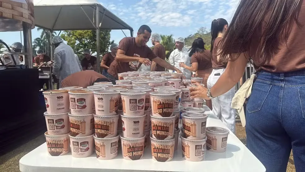 Comemora&ccedil;&atilde;o pelo centen&aacute;rio da UFV teve distribui&ccedil;&atilde;o de 3,4 toneladas do Doce de Leite Vi&ccedil;osa - Foto: Larissa Zimmermann/TV Integra&ccedil;&atilde;o